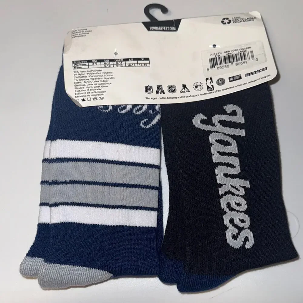 For Bare Feet New York Yankees Moisture Wicking Crew Socks Large 2-pair NEW